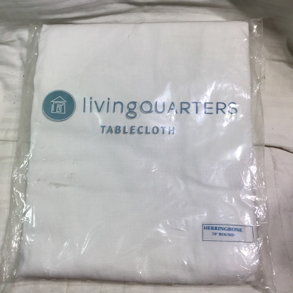 Round tablecloth NIB